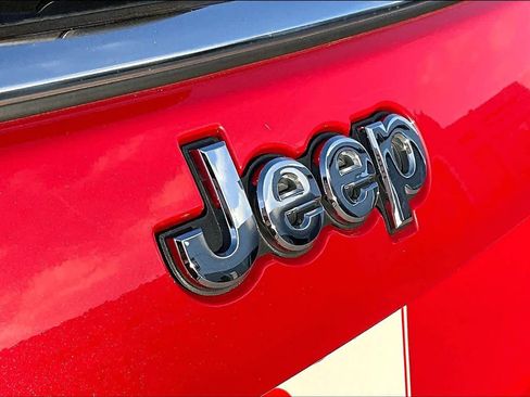 Certified 2024 Jeep Compass Latitude image 30