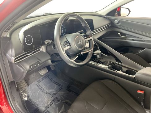 Used 2023 Hyundai Elantra SEL w/ Convenience Package FWD image 9