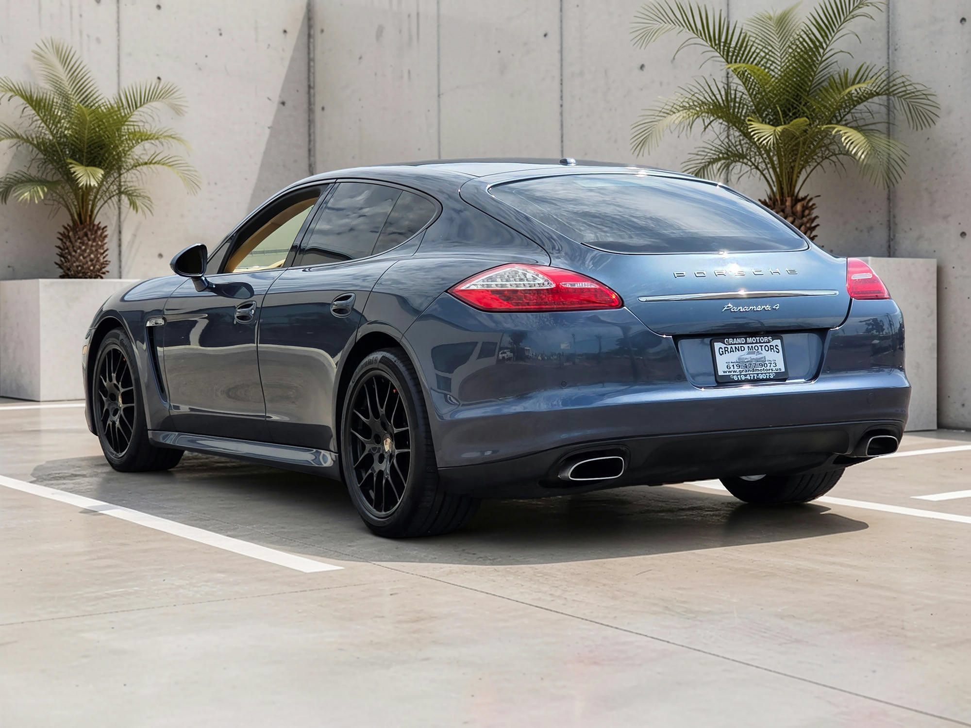 Used 2012 Porsche Panamera 4 w/ Premium Pkg Plus AWD/4WD image 5