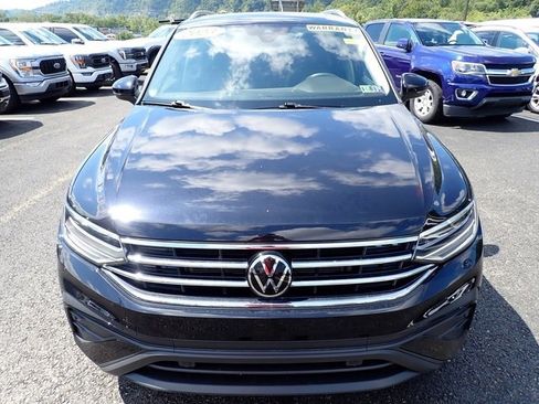 Used 2023 Volkswagen Tiguan SE image 11