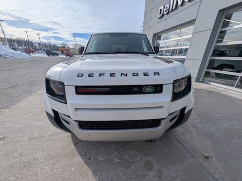 Used 2024 Land Rover Defender 110 S image 8