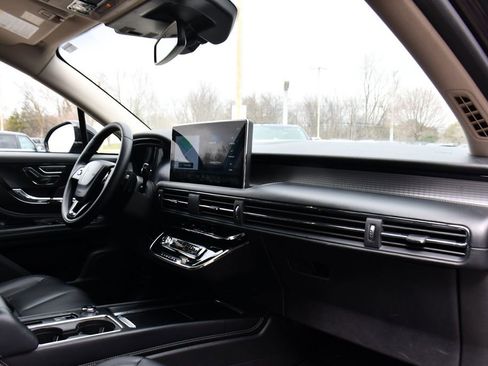 Used 2023 Lincoln Corsair AWD image 15
