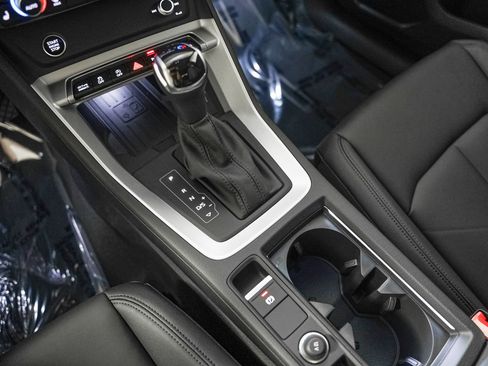 New 2025 Audi Q3 2.0T Premium image 18