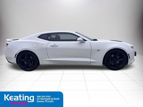 Used 2017 Chevrolet Camaro SS RWD image 5