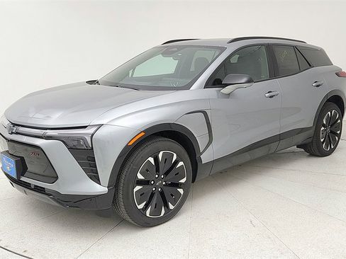 New 2025 Chevrolet Blazer EV RS image 1