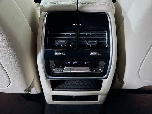 New 2026 BMW X6 xDrive40i w/ Executive Package image 18