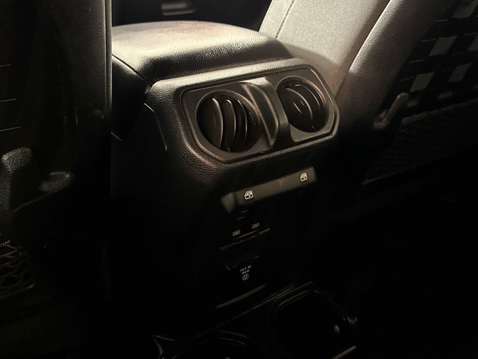 Used 2021 Jeep Wrangler Unlimited Rubicon AWD/4WD image 33