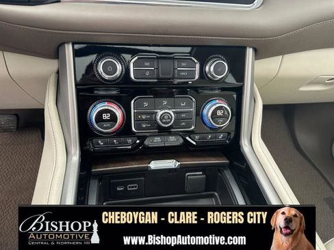 Used 2021 GMC Yukon Denali w/ Denali Premium Package AWD/4WD image 34