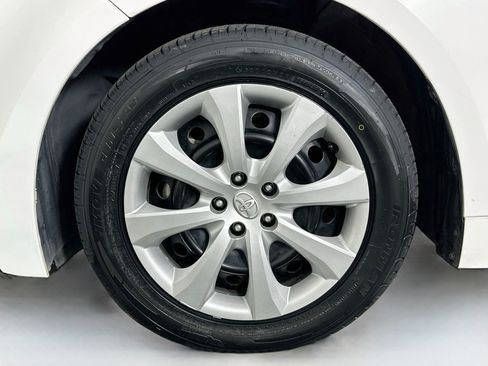 Used 2025 Toyota Corolla LE FWD image 11