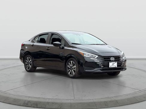 Used 2025 Nissan Versa SV FWD image 1