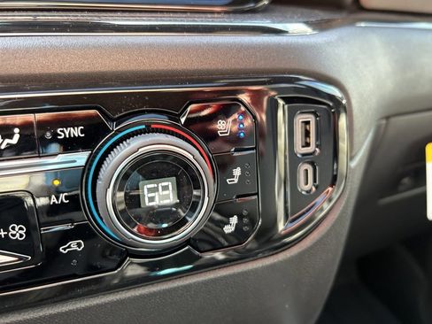 New 2026 Chevrolet Silverado 1500 ZR2 image 37