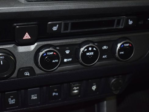 Used 2017 Toyota Tacoma TRD Pro AWD/4WD image 83
