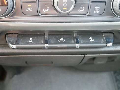 Used 2018 Chevrolet Silverado 1500 LT w/ All Star Edition AWD/4WD image 18