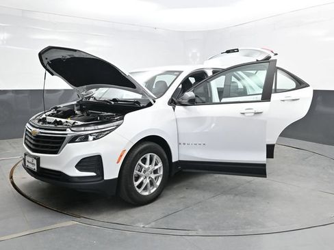 Used 2024 Chevrolet Equinox LS FWD image 46