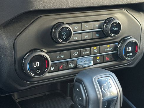 New 2025 Ford Bronco Outer Banks AWD/4WD image 18