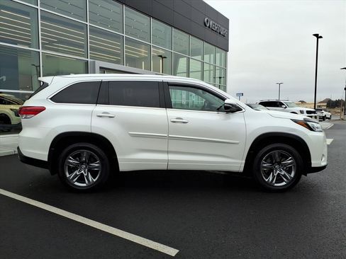Used 2019 Toyota Highlander Limited Platinum image 8