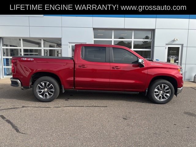 Used 2022 Chevrolet Silverado 1500 LT w/ Leather Package AWD/4WD image 8