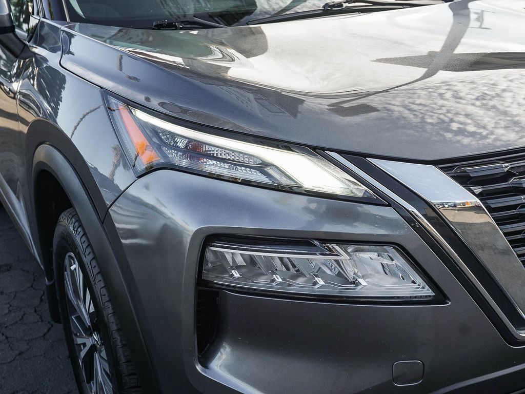 Used 2021 Nissan Rogue SV AWD/4WD image 11