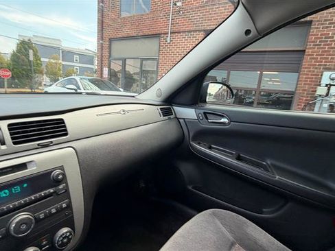 Used 2008 Chevrolet Impala Police FWD image 25