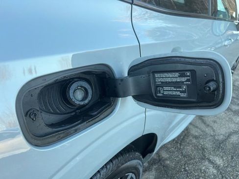 Certified 2025 Volvo XC60 B5 Plus image 22