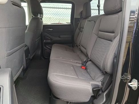 Used 2022 Nissan Frontier SV image 11