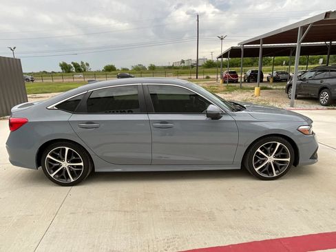 Used 2024 Honda Civic Touring image 10