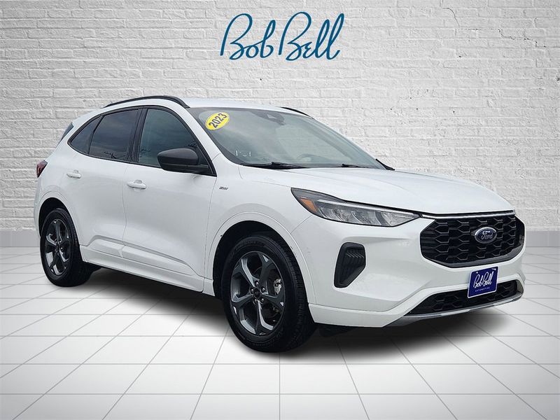 Used 2023 Ford Escape ST-Line image 1