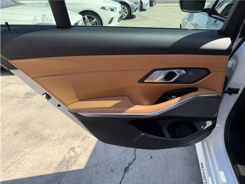 Used 2020 BMW 330i Sedan w/ M Sport Package RWD image 20