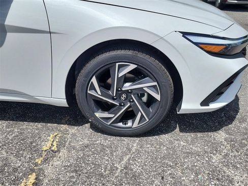 Certified 2025 Hyundai Elantra Sport image 3