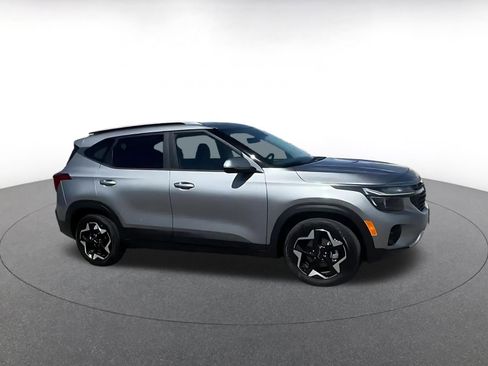 Used 2025 Kia Seltos S image 2