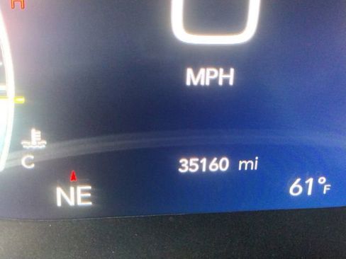 Used 2024 Chrysler Pacifica Touring-L image 18