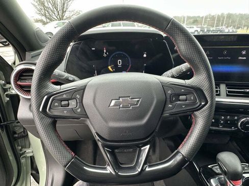 Used 2024 Chevrolet Trax RS w/ Driver Confidence Package image 25