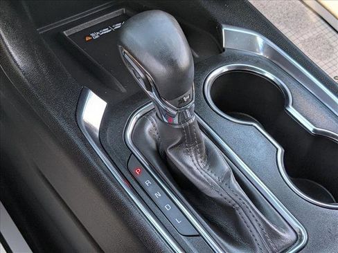 Used 2023 Chevrolet Traverse Premier image 12