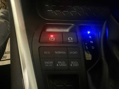 Certified 2023 Toyota RAV4 LE image 34