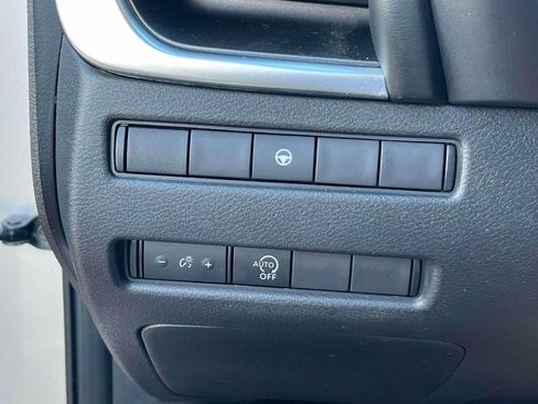 Used 2023 Nissan Rogue SV image 20