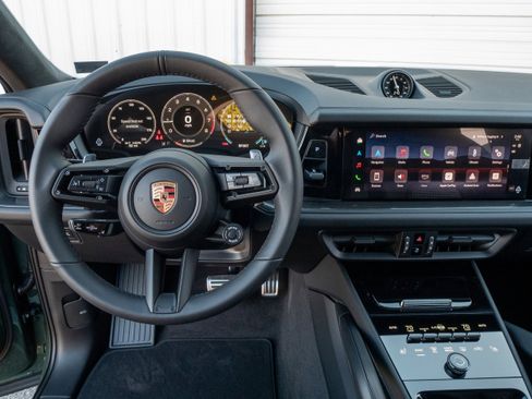 New 2026 Porsche Cayenne GTS image 23