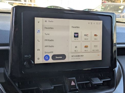 Used 2025 Toyota Corolla Cross LE image 19