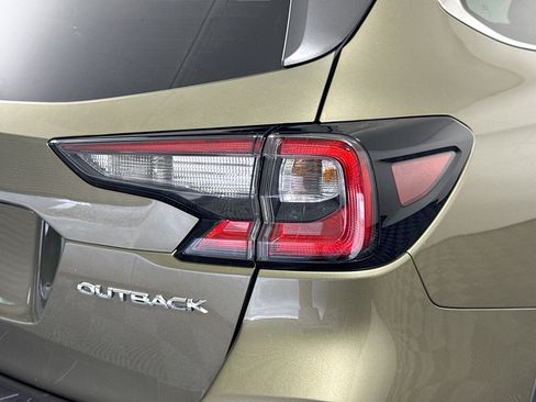 Used 2025 Subaru Outback Premium AWD/4WD image 34