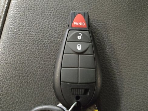 Used 2017 RAM 1500 Classic SLT image 32