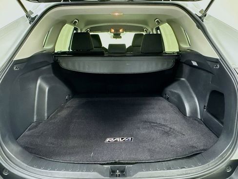 Used 2020 Toyota RAV4 LE image 20