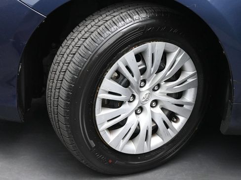 Used 2014 Toyota Camry LE FWD image 15
