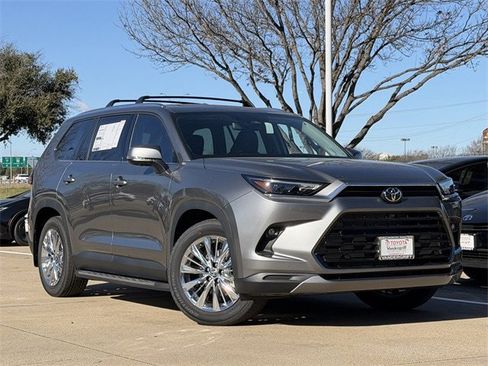 New 2026 Toyota Grand Highlander Platinum image 2