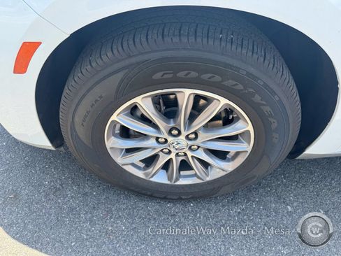 Used 2024 Buick Enclave Premium AWD/4WD image 10