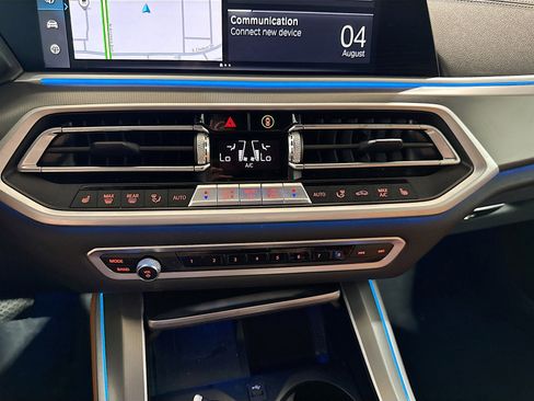 Used 2022 BMW X5 xDrive45e image 12