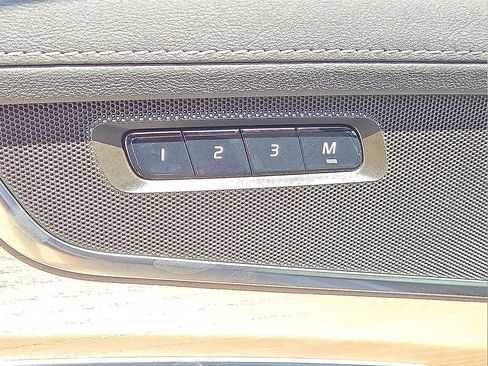 New 2026 Volvo XC90 B5 Core image 18