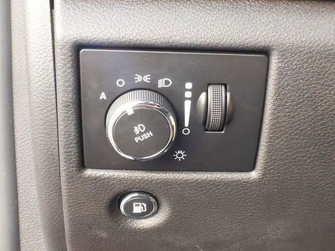 Used 2019 Jeep Grand Cherokee Limited X RWD image 18