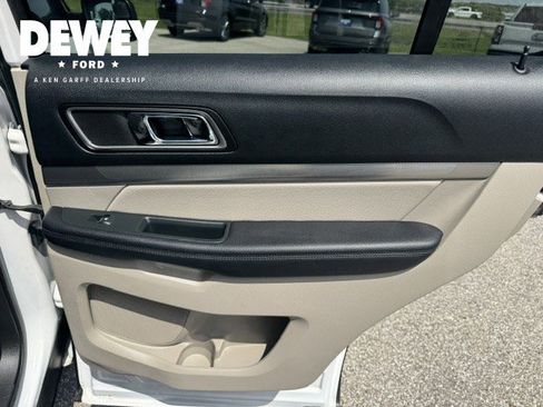 Used 2018 Ford Explorer XLT w/ Equipment Group 202A AWD/4WD image 34