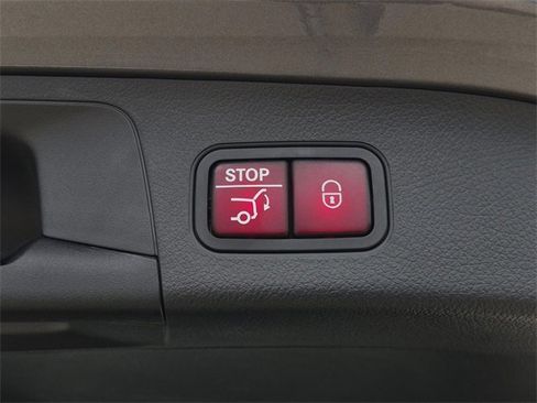 Certified 2025 Mercedes-Benz GLA 250 image 10