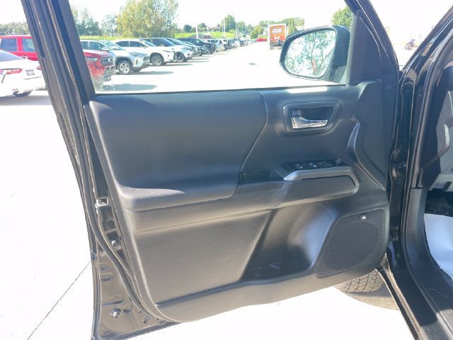 Used 2023 Toyota Tacoma TRD Sport w/ TRD Premium Sport Package AWD/4WD image 20