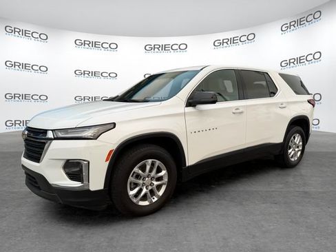 Used 2022 Chevrolet Traverse LS FWD image 3